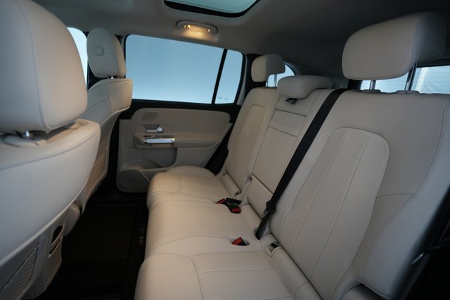 2023 Mercedes-Benz EQB — photo 19 of 27