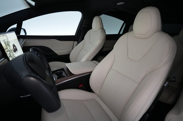 2022 Tesla Model X — photo 3 of 29