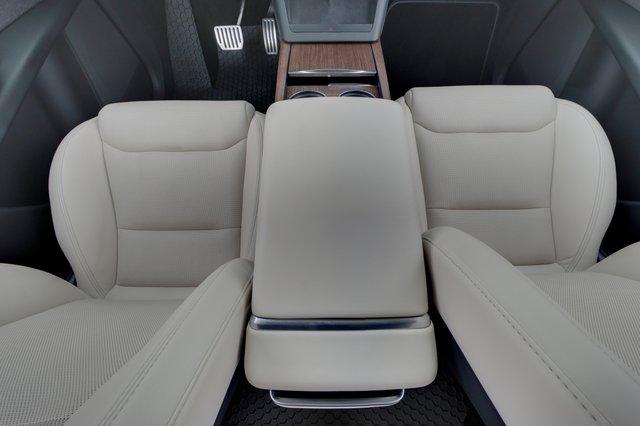 2022 Tesla Model X — photo 23 of 29