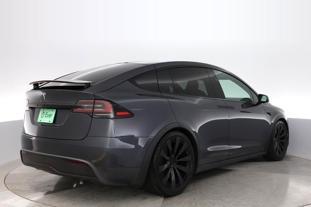 2022 Tesla Model X — photo 2 of 29