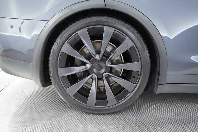 2022 Tesla Model X — photo 7 of 29