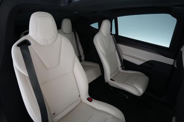 2022 Tesla Model X — photo 4 of 29