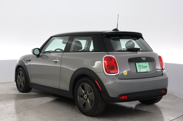 2022 MINI Cooper SE — photo 13 of 23