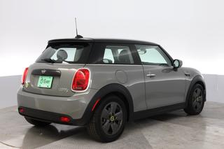 2022 MINI Cooper SE — photo 2 of 23