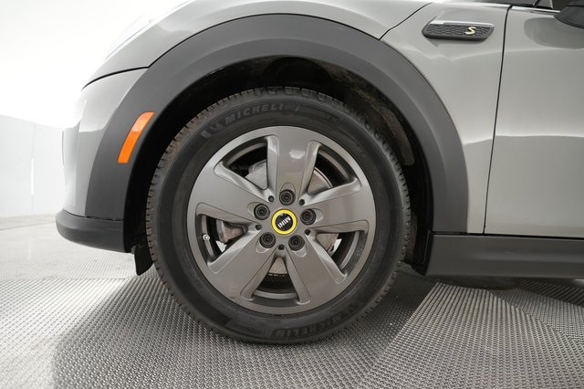 2022 MINI Cooper SE — photo 16 of 23
