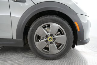 2022 MINI Cooper SE — photo 7 of 23