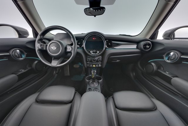 2022 MINI Cooper SE — photo 21 of 23