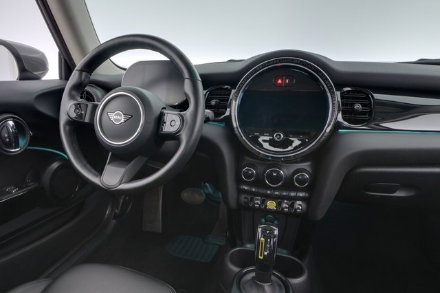 2022 MINI Cooper SE — photo 20 of 23