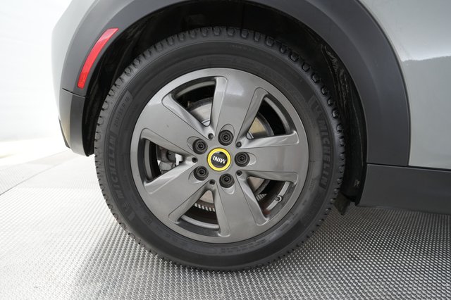 2022 MINI Cooper SE — photo 15 of 23