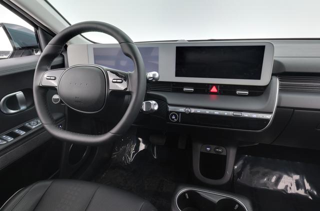 2023 Hyundai IONIQ 5 — photo 3 of 29