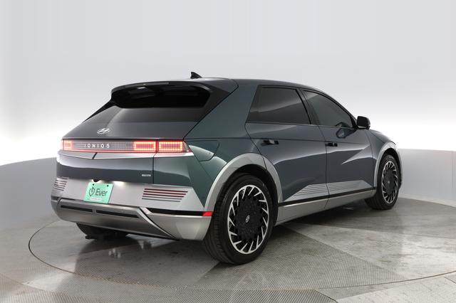 2023 Hyundai IONIQ 5 — photo 10 of 29