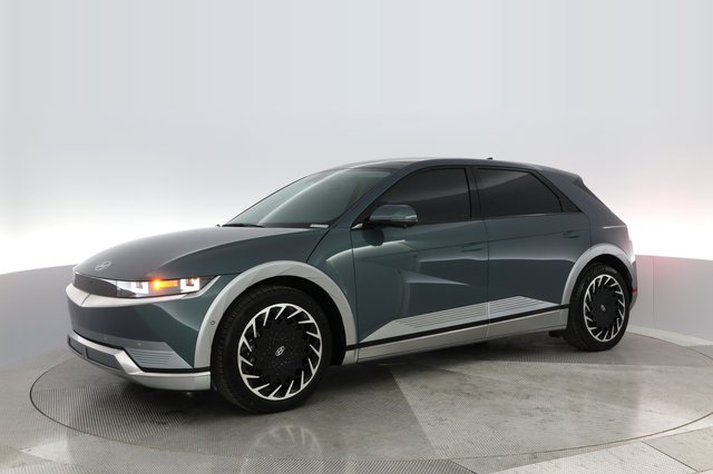 2023 Hyundai IONIQ 5 — photo 13 of 29