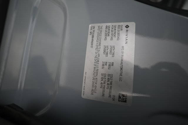 2024 Rivian R1S — photo 25 of 25