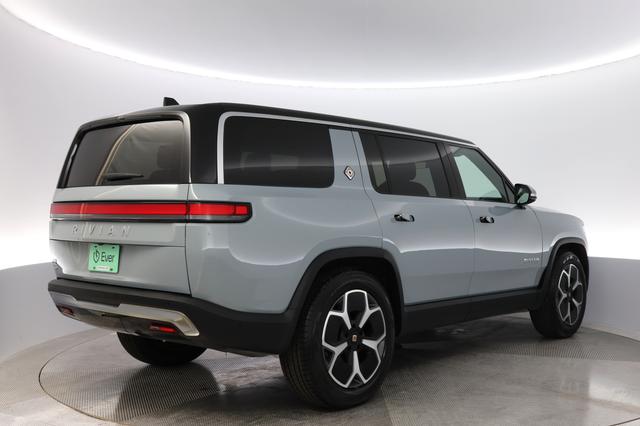 2024 Rivian R1S — photo 2 of 25