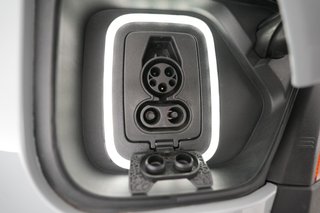 2024 Rivian R1S — photo 8 of 25