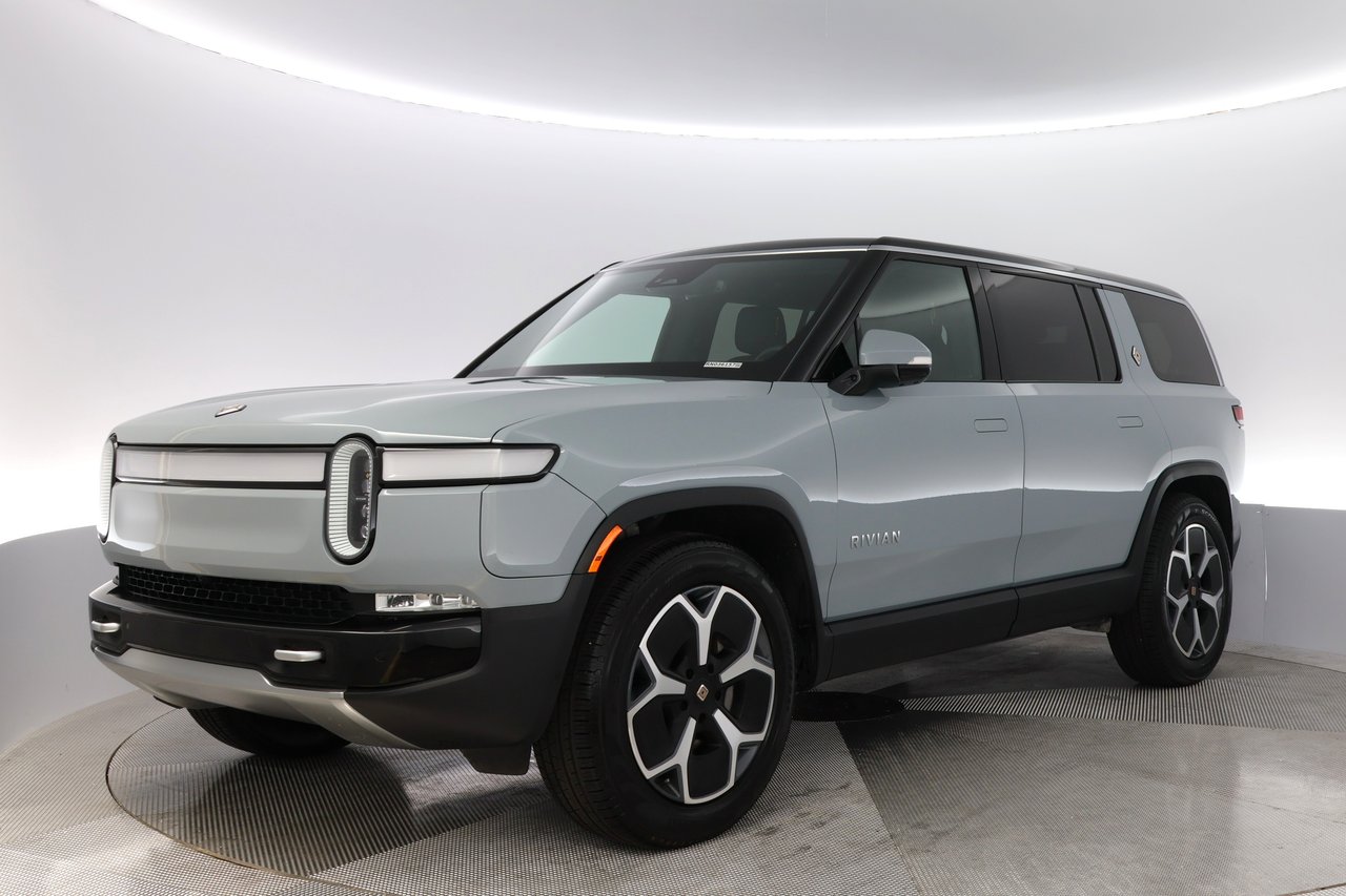 2024 Rivian R1S Driver+