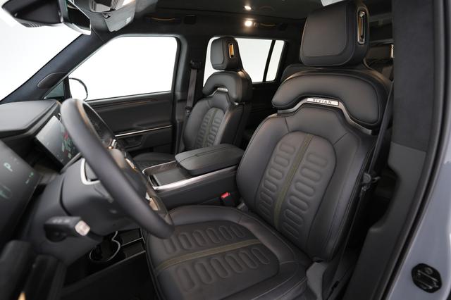 2024 Rivian R1S — photo 3 of 25