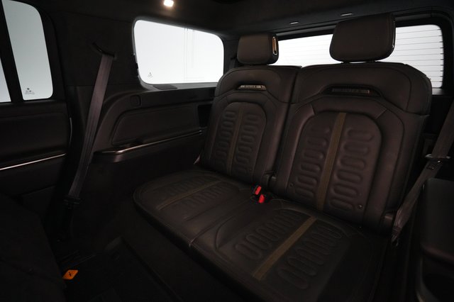 2025 Rivian R1S — photo 20 of 26