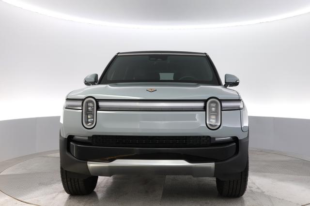 2025 Rivian R1S — photo 9 of 26