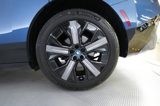 2025 BMW iX — photo 7 of 27