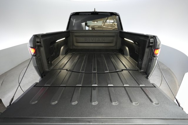 2022 Rivian R1T — photo 6 of 25