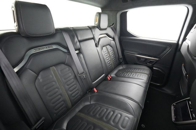 2022 Rivian R1T — photo 4 of 25