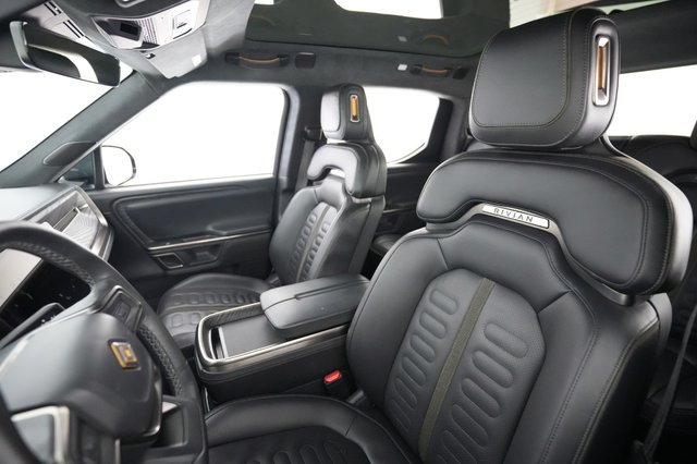 2022 Rivian R1T — photo 3 of 25