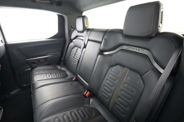 2022 Rivian R1T — photo 19 of 25