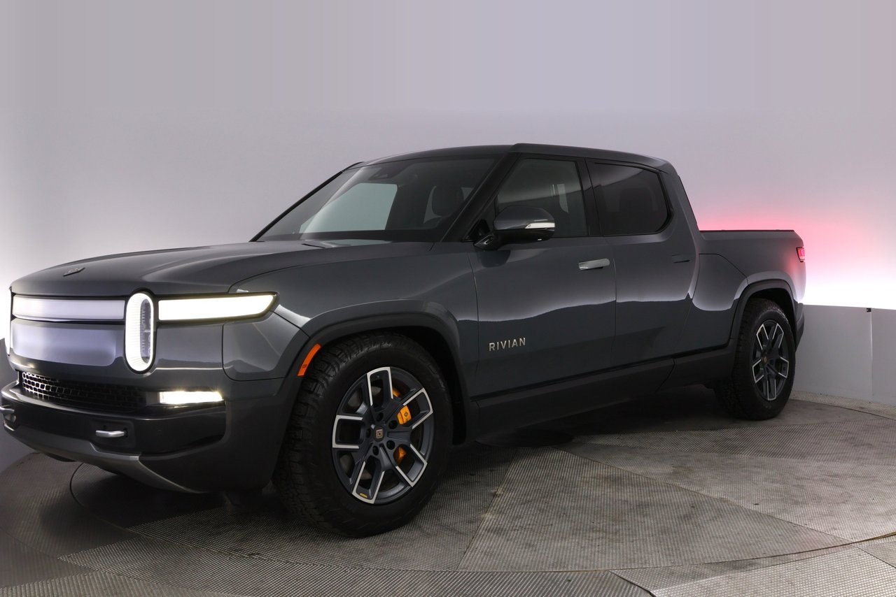 2022 Rivian R1T Driver+