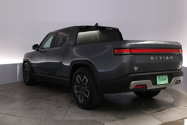 2022 Rivian R1T — photo 13 of 25