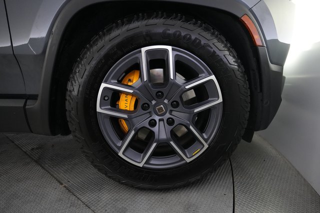 2022 Rivian R1T — photo 16 of 25