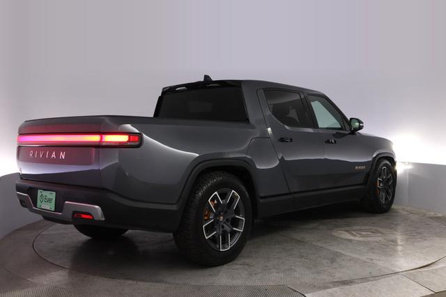2022 Rivian R1T — photo 2 of 25