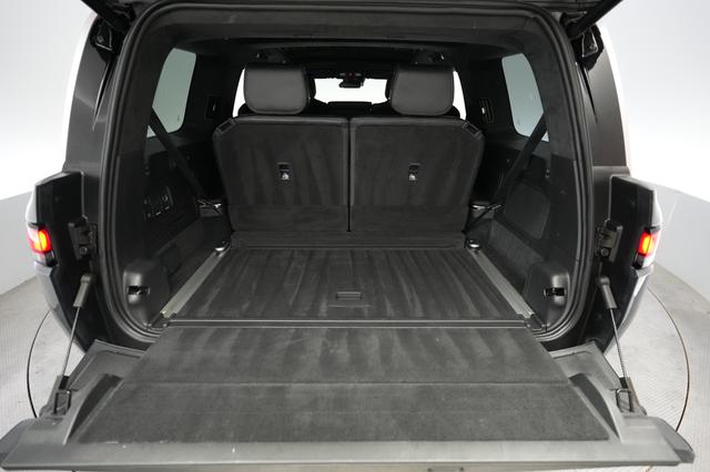 2024 Rivian R1S — photo 6 of 24