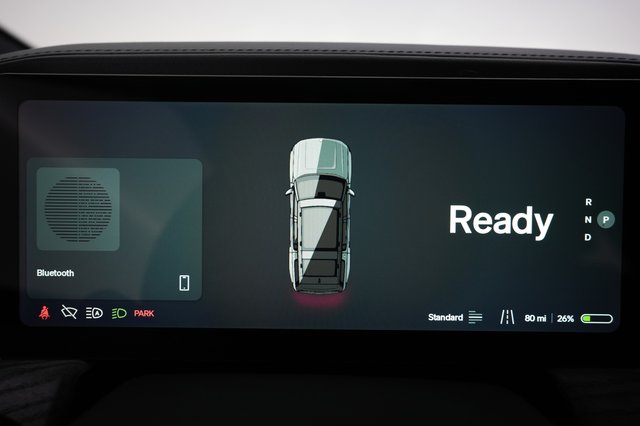 2024 Rivian R1S — photo 22 of 24