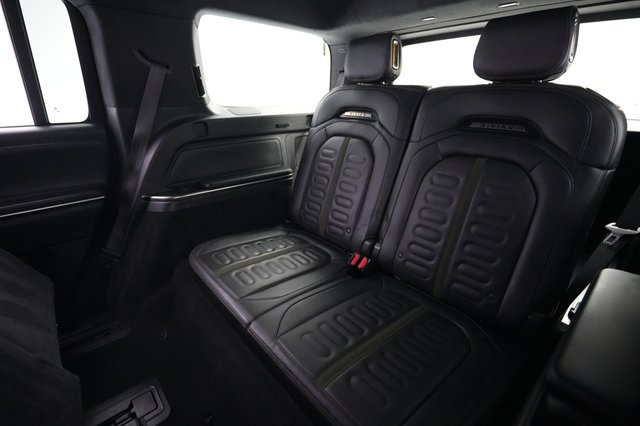 2024 Rivian R1S — photo 20 of 24