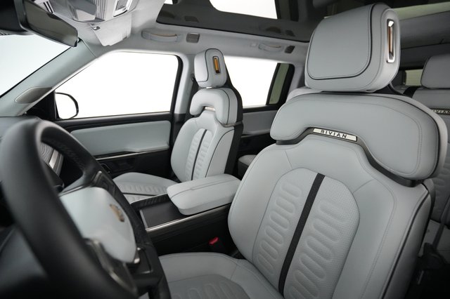 2023 Rivian R1S — photo 3 of 25