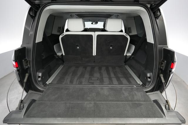 2023 Rivian R1S — photo 6 of 25