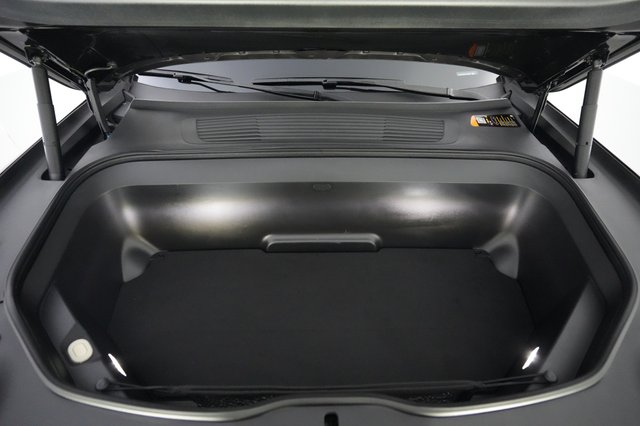 2023 Rivian R1S — photo 23 of 25