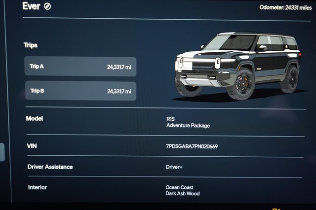 2023 Rivian R1S — photo 5 of 25