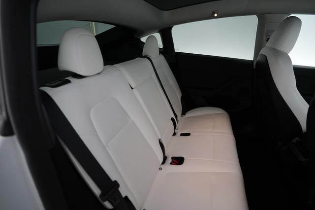 2023 Tesla Model Y — photo 4 of 21
