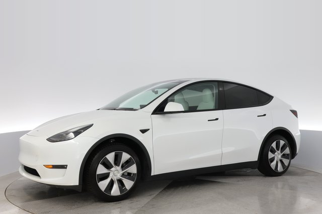 2023 Tesla Model Y — photo 14 of 21