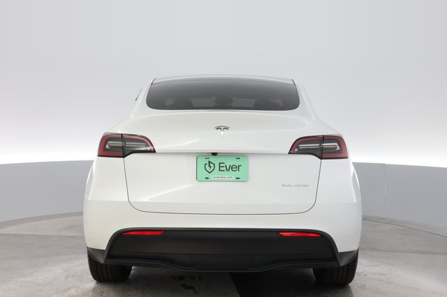2023 Tesla Model Y — photo 12 of 21