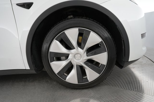 2023 Tesla Model Y — photo 15 of 21