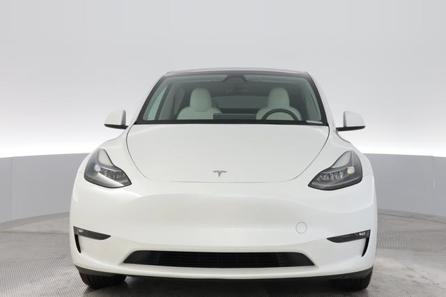 2023 Tesla Model Y — photo 9 of 21
