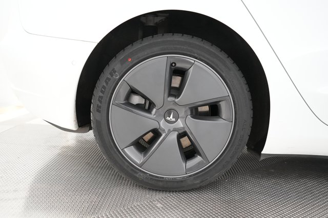 2021 Tesla Model 3 — photo 7 of 24