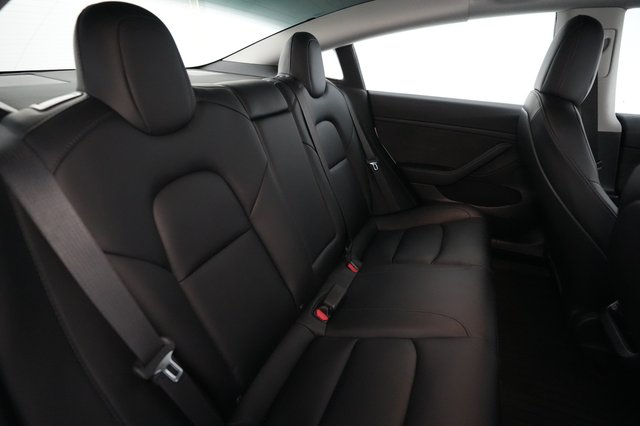 2021 Tesla Model 3 — photo 4 of 24