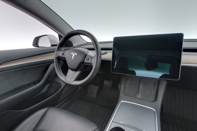 2021 Tesla Model 3 — photo 20 of 24