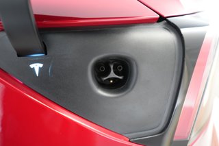 2023 Tesla Model 3 — photo 8 of 28
