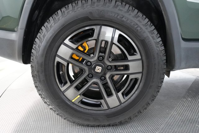 2023 Rivian R1S — photo 7 of 23