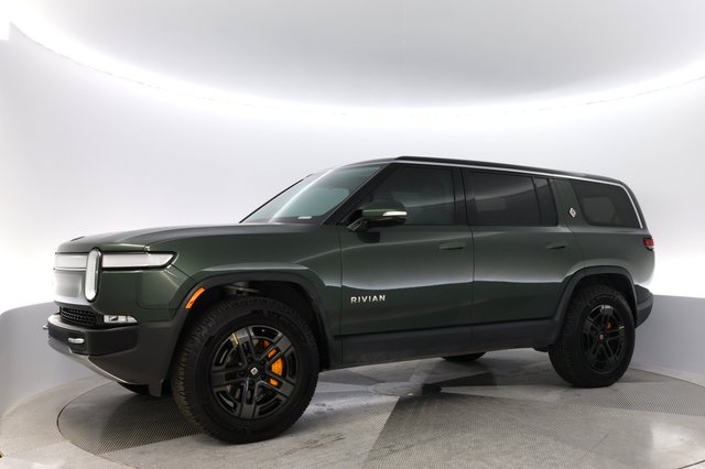 2023 Rivian R1S — photo 14 of 23
